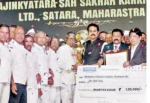 अजिंक्यतारा कारखान्याला राष्ट्रीय पातळीवरील सर्वोत्कृष्ट साखर कारखाना पुरस्कार प्रदान
